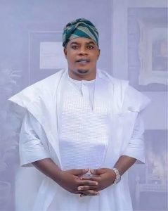 images-25-239x300 Drama Erupts at Burial of Late Singer Bunmi Akinaanu as Estranged Husband’s Video Call Sparks Outrage